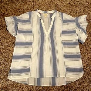 Matilda Jane women’s flutter sleeve blouse. Sz small EUC